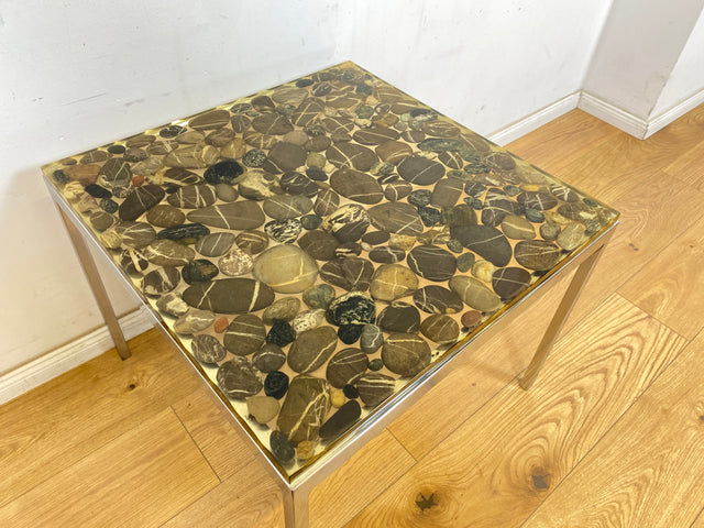 WMK Seltener und gut erhaltener 70er Jahre Couchtisch mit Epoxid Tischplatte mit eingelassenen echten Steinen auf Metallgestell # Wohnzimmertisch Coffee Table Glastisch Beistelltisch Vintage Space Age