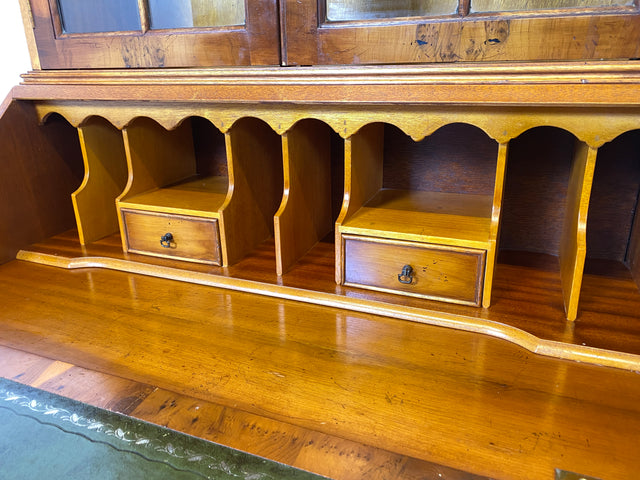 WMK I Hochwertiger Stilmöbel Aufsatz Sekretär im englischen Stil mit Vitrine und Schreibunterlage aus Leder I Schreibschrank Schreibtisch Desk Bücher Schrank Kommode Highboard Vintage Empire Regency