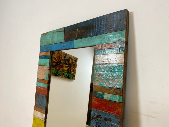 Boatwood by WMK I 70x160cm großer Spiegel I handgefertigtes Unikat aus altem Bootsholz in Originalfarben I bunter Wandspiegel Standspiegel Ganzkörperspiegel Flurspiegel Garderobe Berlin Hanau München