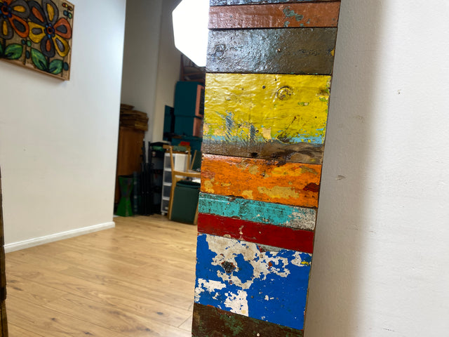 Boatwood by WMK I 70x160cm großer Spiegel I handgefertigtes Unikat aus altem Bootsholz in Originalfarben I bunter Wandspiegel Standspiegel Ganzkörperspiegel Flurspiegel Garderobe Berlin Hanau München