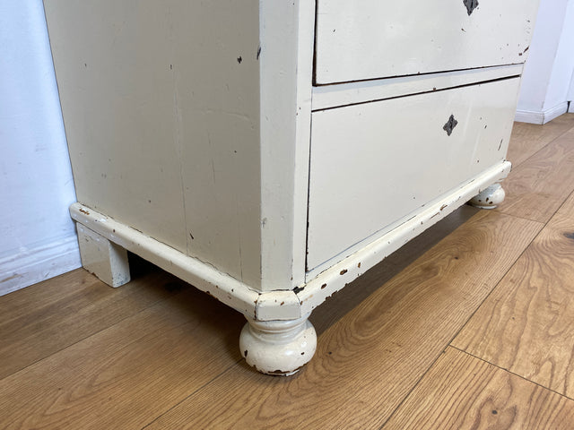 WMK I Charaktervolle weiße antike Kommode aus vollem Holz mit großen Schubladen I Schrank Anrichte Sideboard Wäsche Wickel Bad Flur Chest Cabinet Biedermeier Vintage Shabby Chic Berlin Celle Duisburg