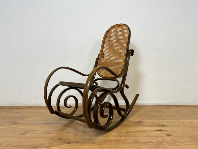 WMK I Eleganter italienischer Bugholz Schaukel Stuhl mit Wiener Geflecht von Sautto & Liberale im Thonet Stil, 1930-1960 I Sessel Fauteuil Lese Relax Rocking Chair Korb Vintage Berlin Bayern Bremen