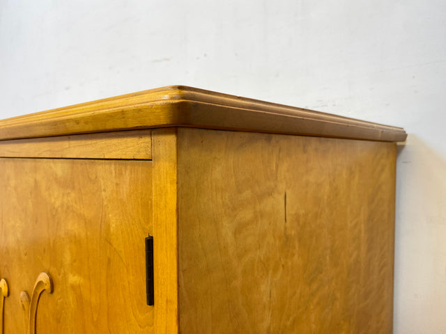 WMK Elegantes schwedisches 40er Jahre Sideboard , Vollholz, mit Originalgriffen & Holzapplikationen # Kommode Schrank Lowboard TV-Lowboard TV-Bank Wäschekommode Anrichte Vintage Jugendstil Mid-Century
