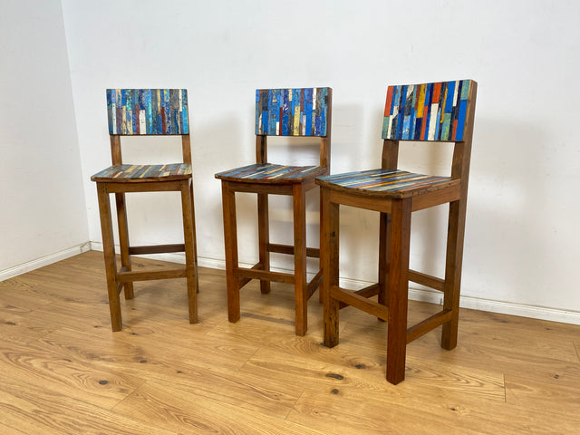 Boatwood by WMK # 1/3 Bunterschöner Barhocker aus altem Bootsholz, ein handgefertigtes Unikat aus massivem Teakholz # Barstuhl Hocker Sitzhocker Stuhl Küchenstuhl Holzstuhl Bar Stool Hausbar Gastro