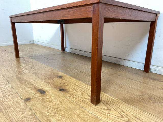 WMK Schöner, großer und sehr gut erhaltener skandinavischer Couchtisch mit kunstvollen und pflegeleichten Fliesen # Wohnzimmertisch Fliesentisch Coffee table Mid-Century Danish Design Vintage Retro