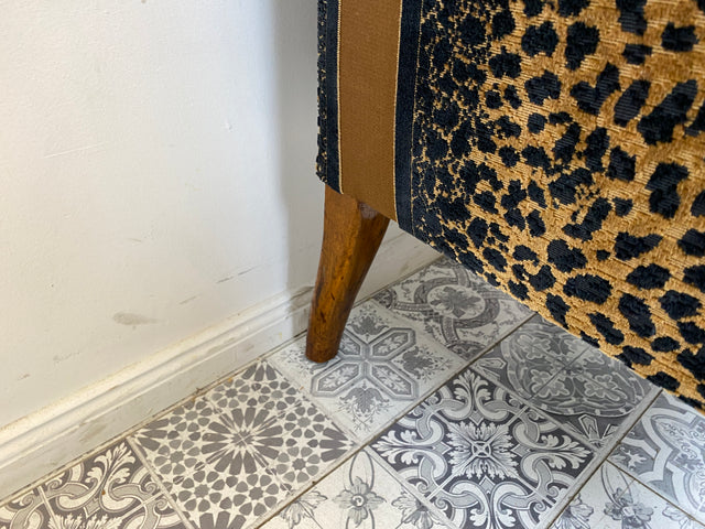 WMK Roawrr! Besonders schöner und sehr bequemer antiker Sessel mit neuwertigem und hochwertigem Bezug in Leoparden Muster # Salonsessel Armlehnenstuhl Armchair Stuhl Lesesessel Vintage Jugendstil
