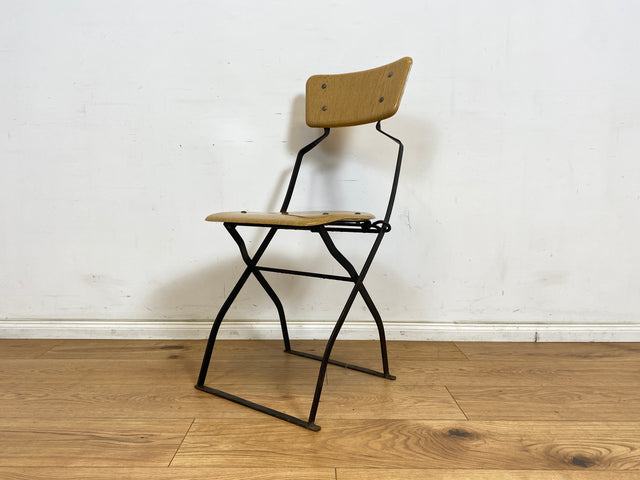 WMK Seltener und formschöner 70er Jahre Klappstuhl in gutem Zustand mit stabilem Metallrahmen # Klappstuhl Stuhl Küchenstuhl Schulstuhl Holzstuhl Gartenstuhl Mid-Century Retro DDR Vintage