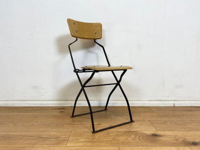 WMK Seltener und formschöner 70er Jahre Klappstuhl in gutem Zustand mit stabilem Metallrahmen # Klappstuhl Stuhl Küchenstuhl Schulstuhl Holzstuhl Gartenstuhl Mid-Century Retro DDR Vintage