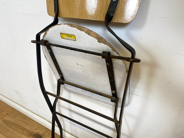 WMK Seltener und formschöner 70er Jahre Klappstuhl in gutem Zustand mit stabilem Metallrahmen # Klappstuhl Stuhl Küchenstuhl Schulstuhl Holzstuhl Gartenstuhl Mid-Century Retro DDR Vintage