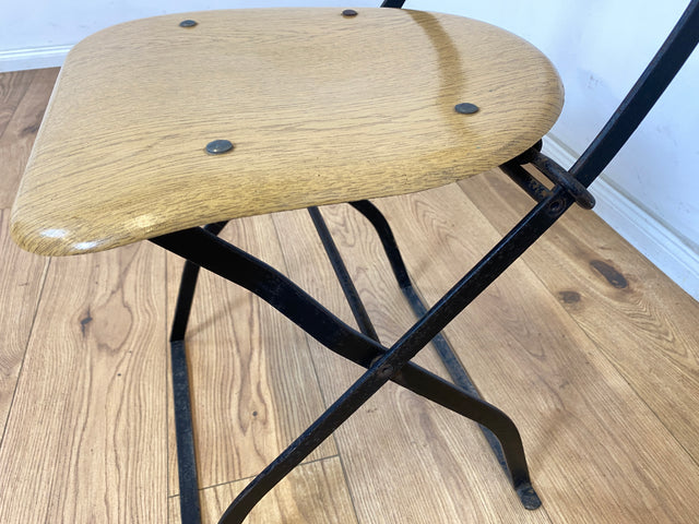 WMK Seltener und formschöner 70er Jahre Klappstuhl in gutem Zustand mit stabilem Metallrahmen # Klappstuhl Stuhl Küchenstuhl Schulstuhl Holzstuhl Gartenstuhl Mid-Century Retro DDR Vintage
