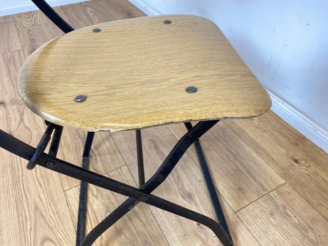 WMK Seltener und formschöner 70er Jahre Klappstuhl in gutem Zustand mit stabilem Metallrahmen # Klappstuhl Stuhl Küchenstuhl Schulstuhl Holzstuhl Gartenstuhl Mid-Century Retro DDR Vintage