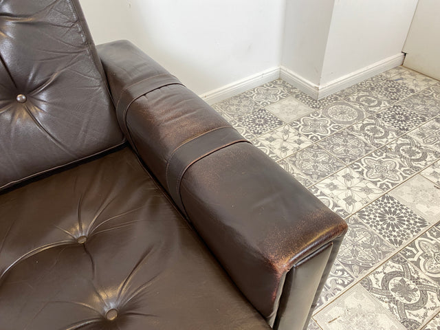 WMK # Hochwertiger und sehr gut erhaltener Mid-Century Sessel mit gestepptem braunem Echtlederbezug # Clubsessel Ledersessel Stuhl Sitzgarnitur Sitzgruppe Sofa Leder Vintage Retro