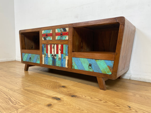 Boatwood by WMK I Formschönes nachhaltiges TV Lowboard mit Schubladen I handgefertigtes Unikat aus altem Bootsholz I Teakholz massiv I Kommode Sideboard Bank Rack Fernsehkommode Berlin Rostock Bayern