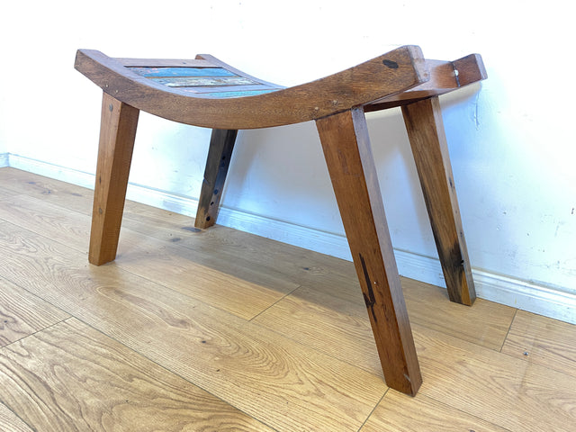 Boatwood by WMK # Formschöner und sehr robuster Hocker aus altem Bootsholz, ein handgefertigtes Unikat aus massivem Teakholz # Sitzhocker Fußhocker Schemel Taburett Sitz Holzhocker Stuhl Bootsmöbel Treibholz Teak