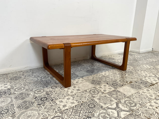 WMK Stilvoller & sehr gut erhaltener großer skandinavischer Designercouchtisch von A/S Niels Bach , teilweise Teakholz