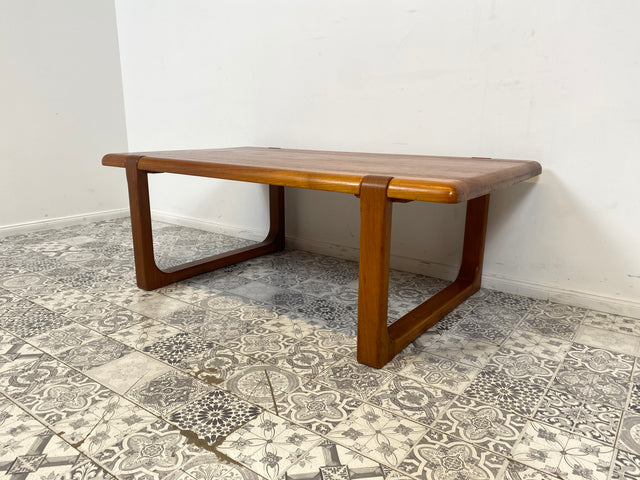 WMK Stilvoller & sehr gut erhaltener großer skandinavischer Designercouchtisch von A/S Niels Bach , teilweise Teakholz