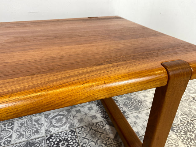 WMK Stilvoller & sehr gut erhaltener großer skandinavischer Designercouchtisch von A/S Niels Bach , teilweise Teakholz