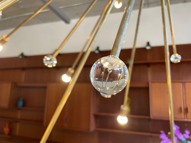 WMK Der Designklassiker! Berühmter und vollfunktionsfähiger Space Age Kronleuchter "Sputnik" in größter Ausführung (Ø150cm) aus Messing mit Murano Glaskugeln # Chandelier Deckenlampe Starbust Vintage