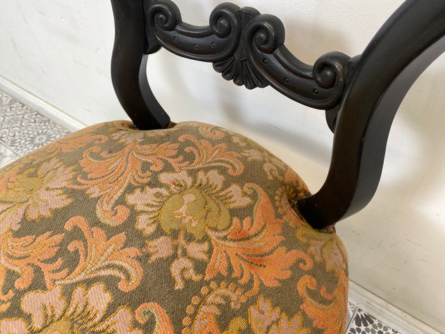 WMK Besonders schöner antiker Ballonstuhl aus Biedermeier Zeit mit tollen Schnitzereien und farbenfrohem Bezug # Stuhl Salonstuhl Esszimmerstuhl Küchenstuhl Medaillonstuhl Vintage # Lieferung möglich