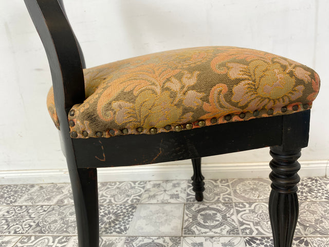 WMK Besonders schöner antiker Ballonstuhl aus Biedermeier Zeit mit tollen Schnitzereien und farbenfrohem Bezug # Stuhl Salonstuhl Esszimmerstuhl Küchenstuhl Medaillonstuhl Vintage # Lieferung möglich