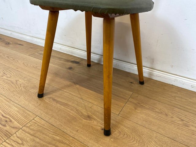 WMK 1/2 Sehr schöner und gut erhaltener Mid-Century Sprossenstuhl mit grünem Kunstlederbezug # Stühle Holzstühle Esszimmerstuhle Küchenstühle Lederstühle Leder Chair Vintage Retro # Versand möglich