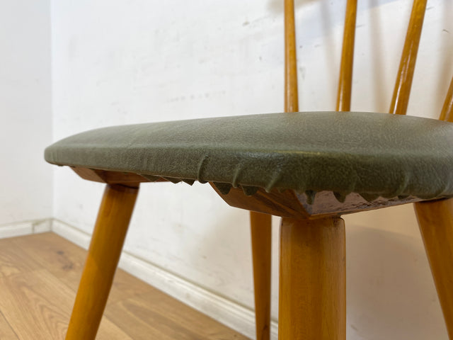 WMK 1/2 Sehr schöner und gut erhaltener Mid-Century Sprossenstuhl mit grünem Kunstlederbezug # Stühle Holzstühle Esszimmerstuhle Küchenstühle Lederstühle Leder Chair Vintage Retro # Versand möglich
