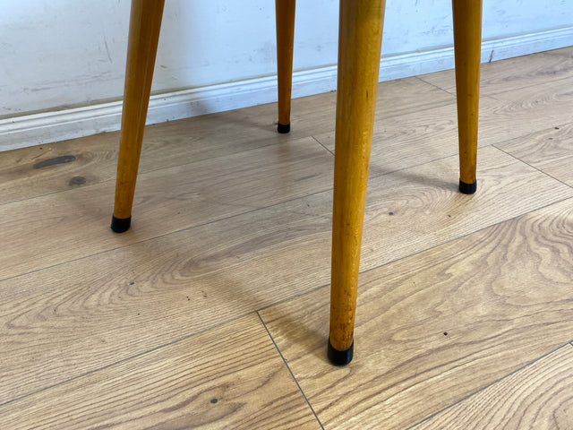 WMK 1/2 Sehr schöner und gut erhaltener Mid-Century Sprossenstuhl mit grünem Kunstlederbezug # Stühle Holzstühle Esszimmerstuhle Küchenstühle Lederstühle Leder Chair Vintage Retro # Versand möglich