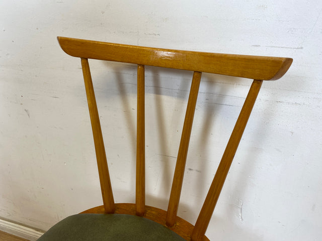 WMK 1/2 Sehr schöner und gut erhaltener Mid-Century Sprossenstuhl mit grünem Kunstlederbezug # Stühle Holzstühle Esszimmerstuhle Küchenstühle Lederstühle Leder Chair Vintage Retro # Versand möglich