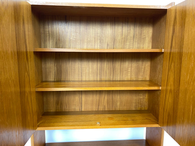 WMK Minimalistisches skandinavisches Highboard mit Schubalden und sehr hübschen Holzgriffen im Teakholz # Schrank Wäscheschrank Bücherschrank Sideboard Kommode Teak Danish Design Vintage Mid-Century