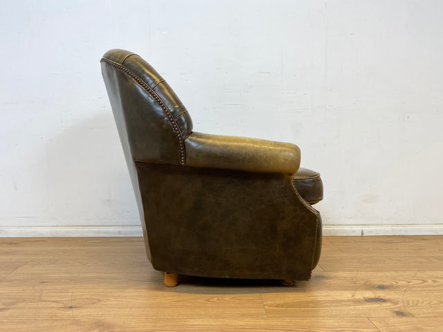 WMK Formschöner & hochwertiger original englischer Chesterfield Sessel Pegasus mit dickem & weichem gestepptem Echtleder Bezug mit Alterspatina # Ledersessel Lesesessel Clubsessel Sitzgarnitur Vintage