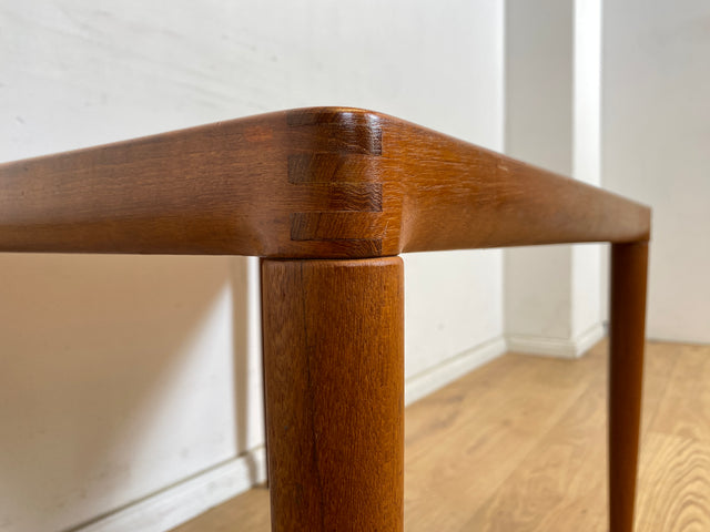 WMK Hochwertiger und sehr gut erhaltener skandinavischer Mid-Century Couchtisch aus massivem Teakholz # Wohnzimmertisch Coffee Table Beistelltisch Vintage 60er Danish Design Teak # Versand möglich