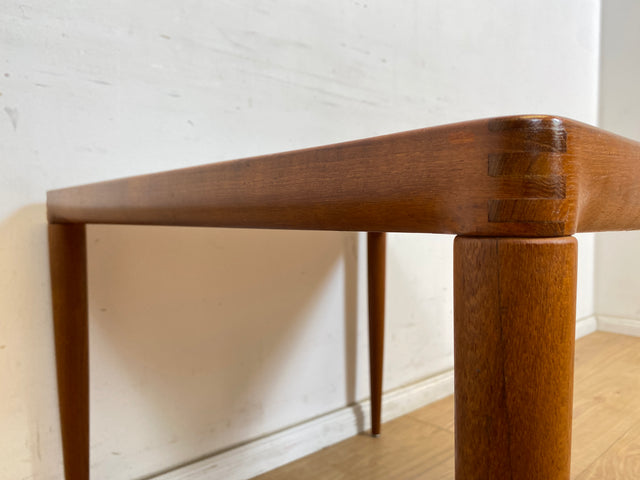 WMK Hochwertiger und sehr gut erhaltener skandinavischer Mid-Century Couchtisch aus massivem Teakholz # Wohnzimmertisch Coffee Table Beistelltisch Vintage 60er Danish Design Teak # Versand möglich