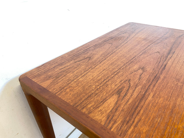 WMK Hochwertiger und sehr gut erhaltener skandinavischer Mid-Century Couchtisch aus massivem Teakholz # Wohnzimmertisch Coffee Table Beistelltisch Vintage 60er Danish Design Teak # Versand möglich