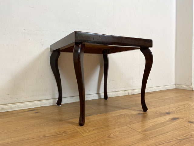 WMK Hübscher jedoch ziemlich abgerockter 1930er Jahre Couchtisch mit formschönen Füßen im Chippendale Stil # Wohnzimmertisch Beistelltisch Coffee Table Salontisch Vintage Art Deco # Versand möglich