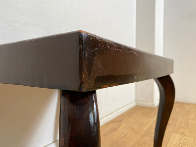 WMK Hübscher jedoch ziemlich abgerockter 1930er Jahre Couchtisch mit formschönen Füßen im Chippendale Stil # Wohnzimmertisch Beistelltisch Coffee Table Salontisch Vintage Art Deco # Versand möglich