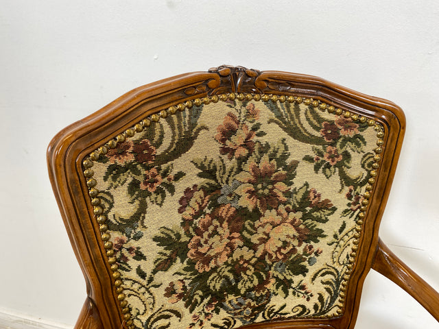 WMK 1/2 Freundlicher und sehr gut erhaltener Vintage Sessel mit floralem Originalbezug & verziertem Holzrahmen # Armlehnenstuhl Stuhl Salonsessel Sitzgarnitur Stilmöbel Chippendale Retro # Stückpreis