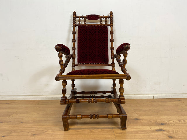 WMK Wunderschöner und gut erhaltener skandinavischer antiker Schaukelstuhl mit bodenschonender Federwippung und grandiosem rotem Brokatbezug # Stuhl Sessel Lesesessel Lesestuhl Rocking Chair Vintage