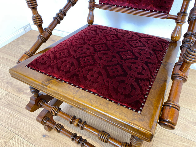 WMK Wunderschöner und gut erhaltener skandinavischer antiker Schaukelstuhl mit bodenschonender Federwippung und grandiosem rotem Brokatbezug # Stuhl Sessel Lesesessel Lesestuhl Rocking Chair Vintage