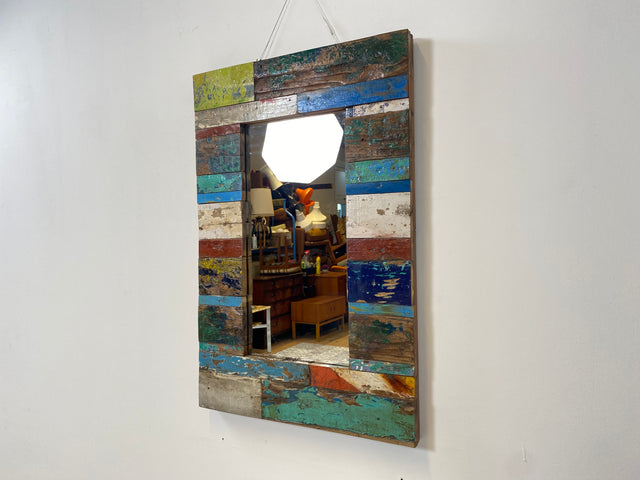 Boatwood by WMK # Farbenfroher Wandspiegel 60x90 aus altem Bootsholz, ein handgefertigtes Unikat aus Teakholz in Originalfarben der Boote # bunter Spiegel Flurspiegel Badspiegel Mirror Art Bootsmöbel