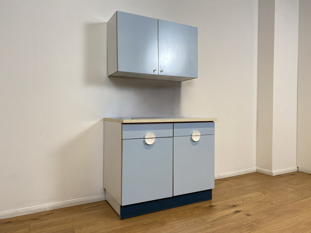 WMK # Kultige blaue Space Age Küchenzeile aus 1976 mit Hängeschrank, Schubladen und Gewürzregal # Küchenbüfett kleine Küche Küchenschrank Küchenhängeschrank Küchenanrichte Kredenz Retro Vintage DDR