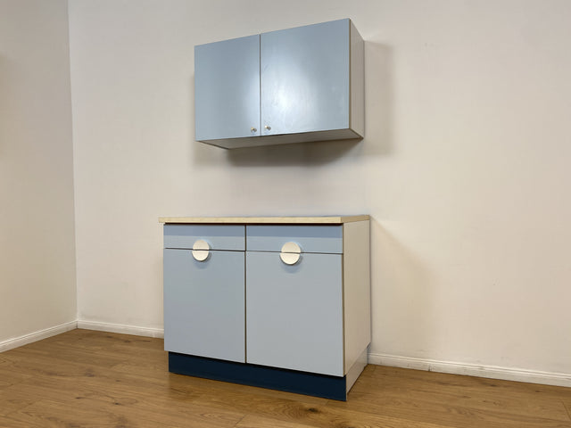 WMK # Kultige blaue Space Age Küchenzeile aus 1976 mit Hängeschrank, Schubladen und Gewürzregal # Küchenbüfett kleine Küche Küchenschrank Küchenhängeschrank Küchenanrichte Kredenz Retro Vintage DDR