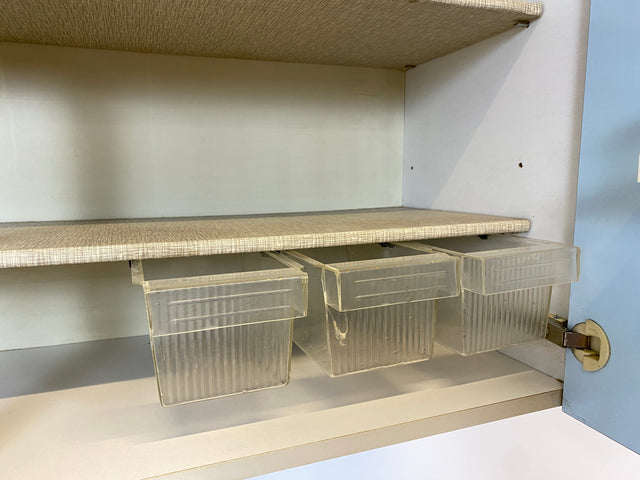 WMK # Kultige blaue Space Age Küchenzeile aus 1976 mit Hängeschrank, Schubladen und Gewürzregal # Küchenbüfett kleine Küche Küchenschrank Küchenhängeschrank Küchenanrichte Kredenz Retro Vintage DDR