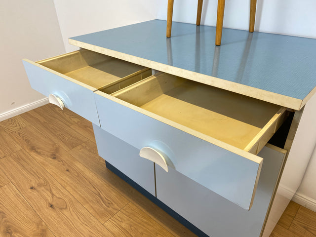 WMK # Kultige blaue Space Age Küchenzeile aus 1976 mit Hängeschrank, Schubladen und Gewürzregal # Küchenbüfett kleine Küche Küchenschrank Küchenhängeschrank Küchenanrichte Kredenz Retro Vintage DDR
