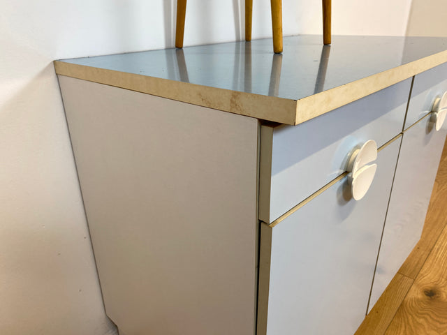 WMK # Kultige blaue Space Age Küchenzeile aus 1976 mit Hängeschrank, Schubladen und Gewürzregal # Küchenbüfett kleine Küche Küchenschrank Küchenhängeschrank Küchenanrichte Kredenz Retro Vintage DDR