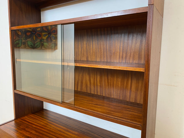 WMK I Schöne Mid-Century Vitrine mit Wäscheschrank, Vollholz