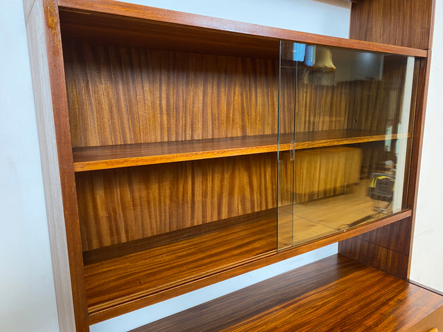 WMK I Schöne Mid-Century Vitrine mit Wäscheschrank, Vollholz