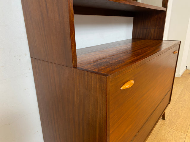 WMK I Schöne Mid-Century Vitrine mit Wäscheschrank, Vollholz