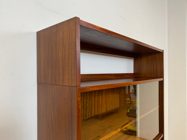 WMK I Schöne Mid-Century Vitrine mit Wäscheschrank, Vollholz