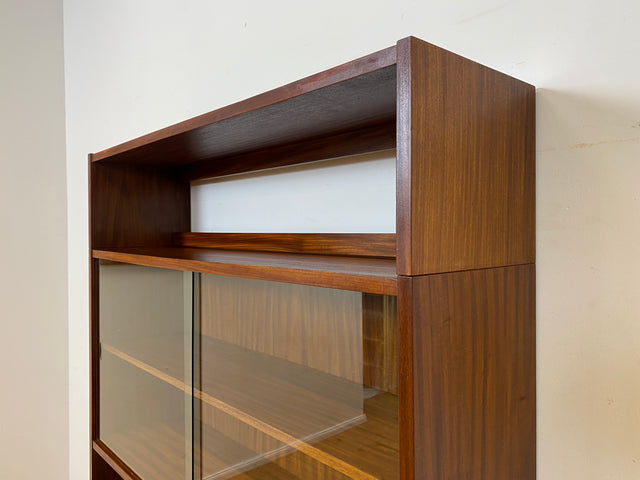 WMK I Schöne Mid-Century Vitrine mit Wäscheschrank, Vollholz