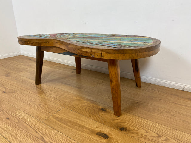 Bootwood by WMK I Einzigartiger formschöne Nierentisch mit bunter Patchwork Tischplatte I handgefertigtes Unikat aus altem Bootsholz l Teakholz massiv I Couchtisch Coffee Table Berlin Köln NRW Bayern